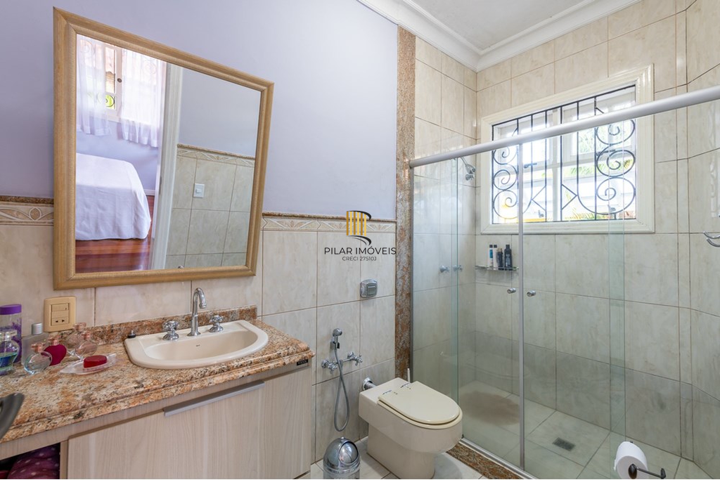 Casa 4 dormitórios no bairro Ipanema