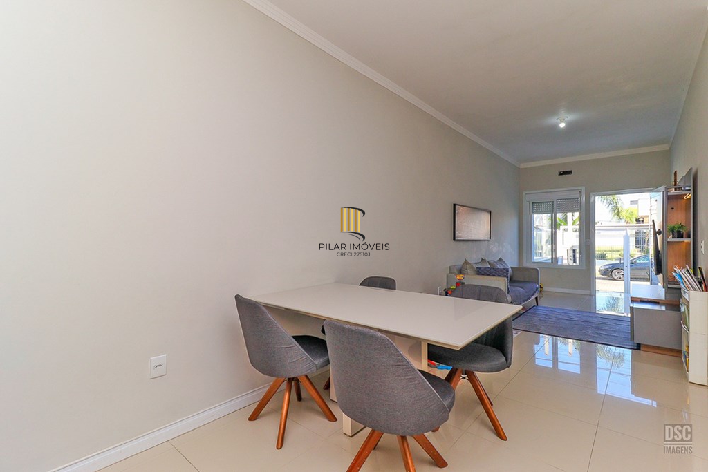 Casa 2 dormitórios no bairro Hípica