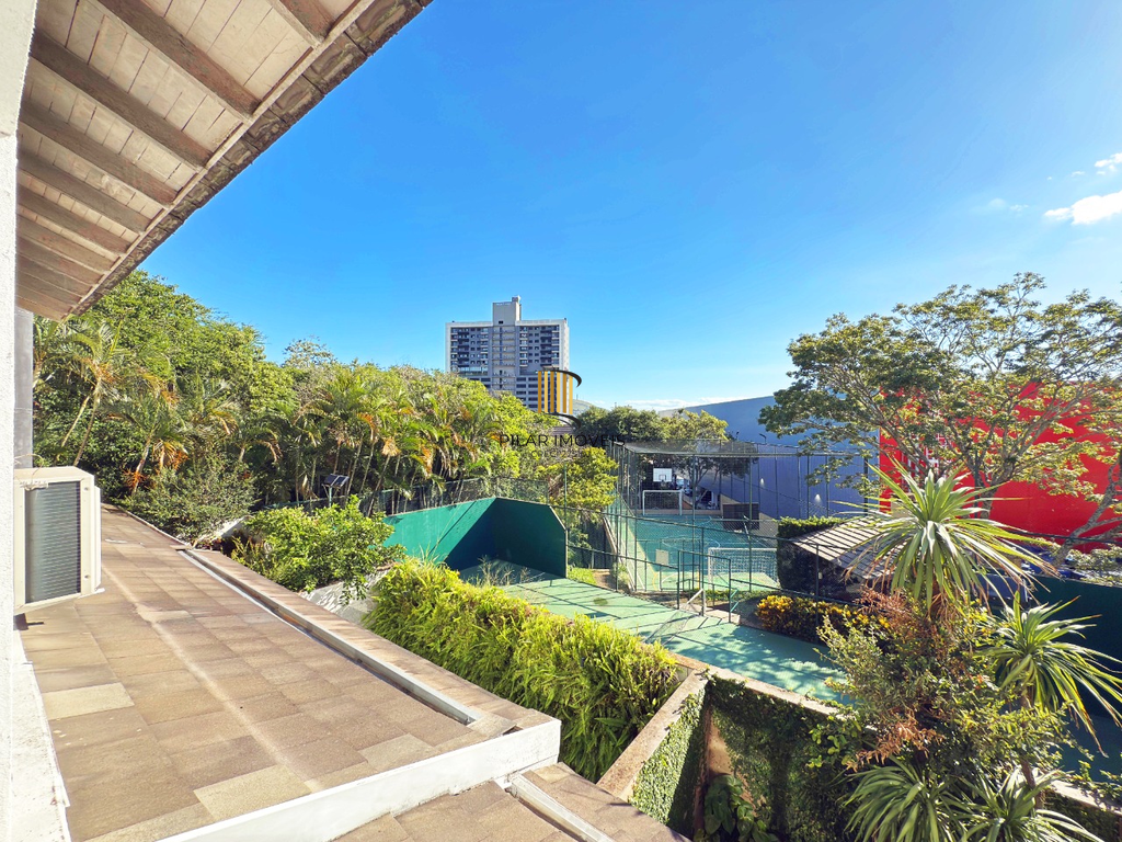 Casa de Condomínio 3 dormitórios no bairro Jardim Carvalho