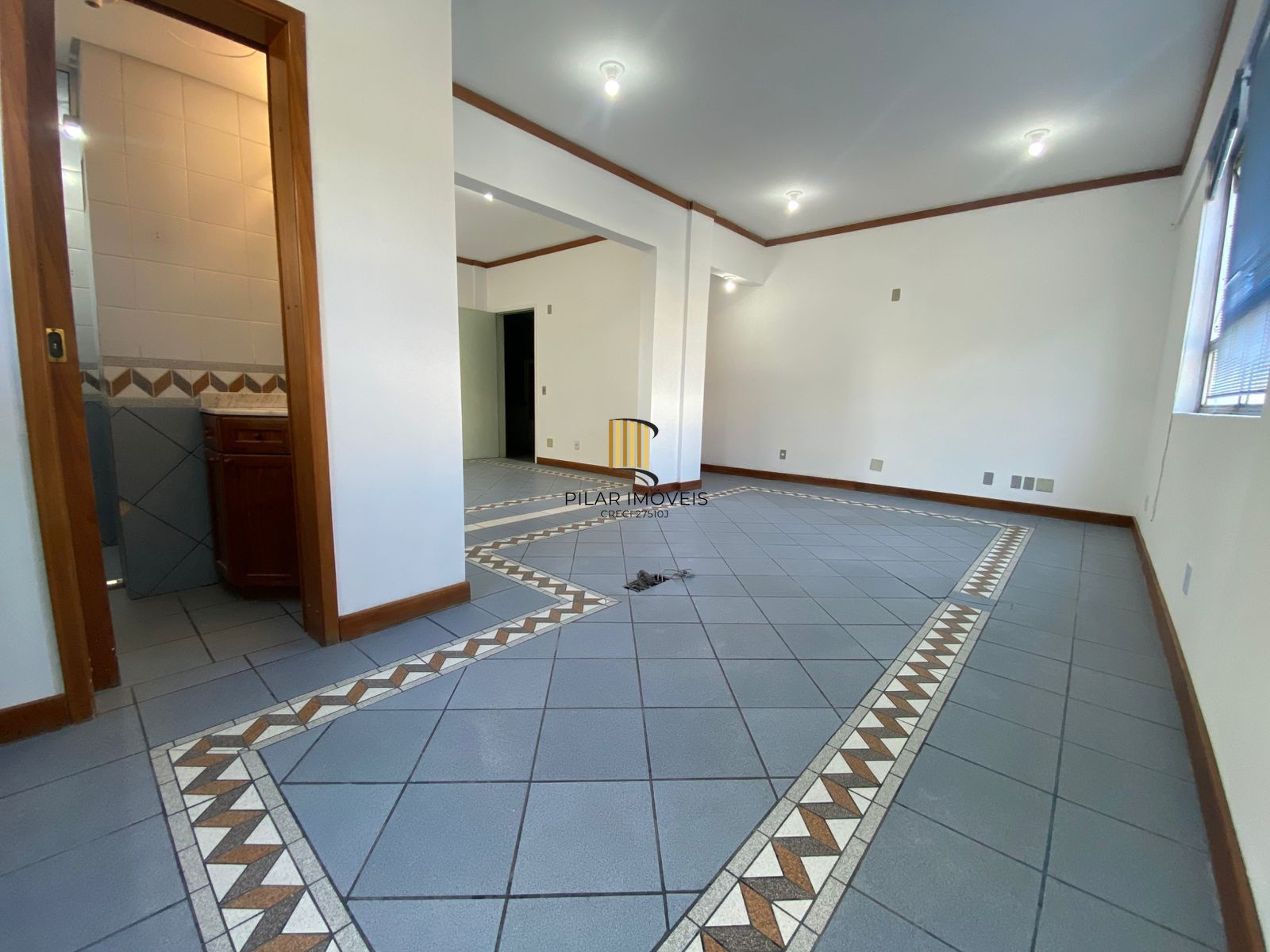 02 salas comerciais, 47 m² privativos, banheiro, elevador no Passo da Areia