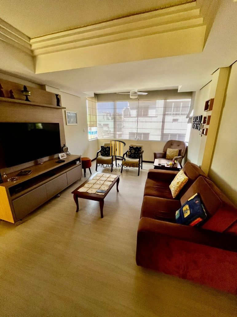 Apto no Passo da Areia de 03 dorm com suíte, sala com 02 ambientes e 01 vaga