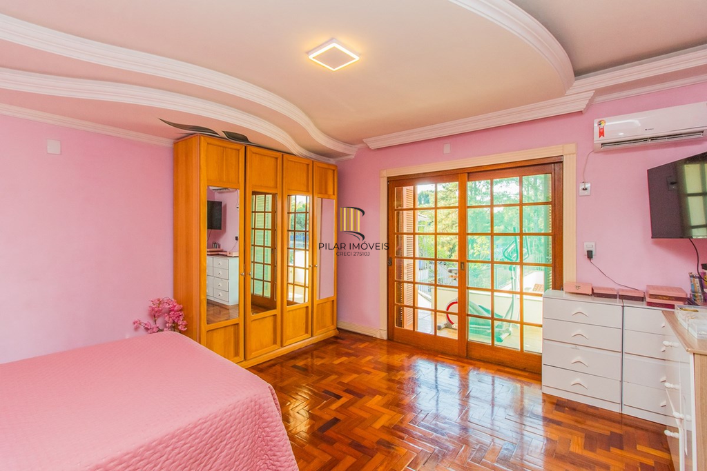 Casa 5 dormitórios no bairro Marechal Rondon