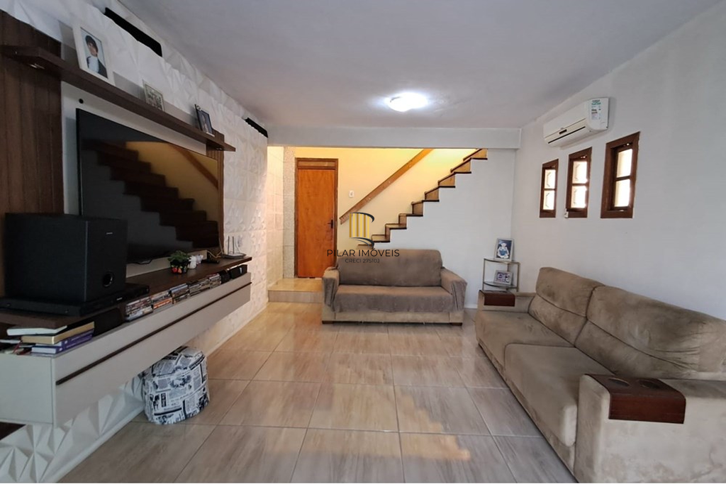 Casa 2 dormitórios no bairro Jardim Algarve