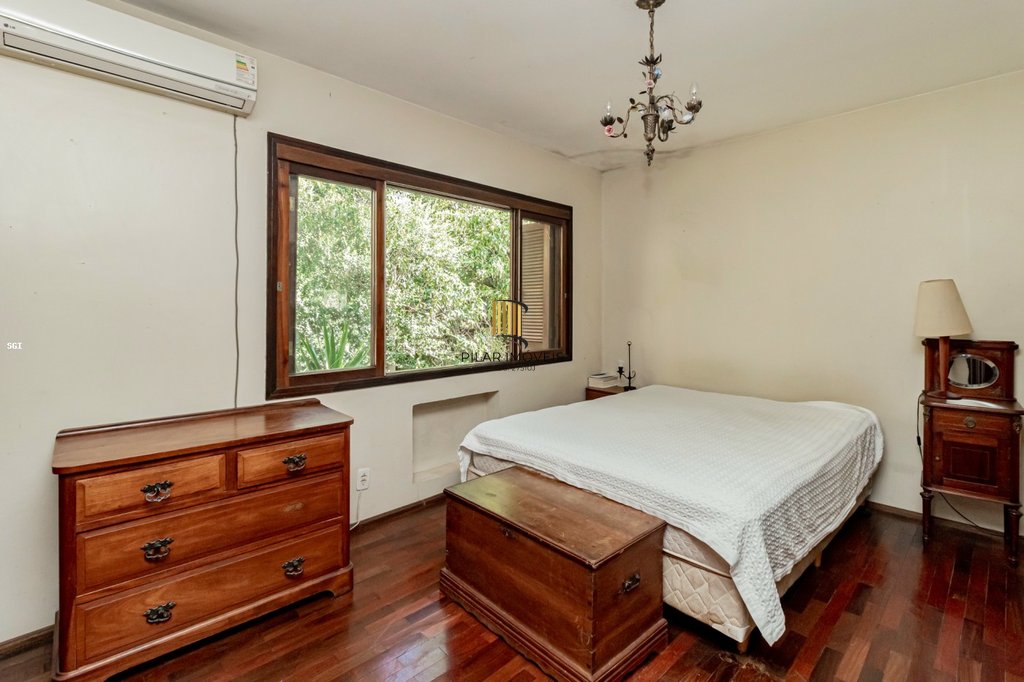 Casa 4 dormitórios no bairro Cristal