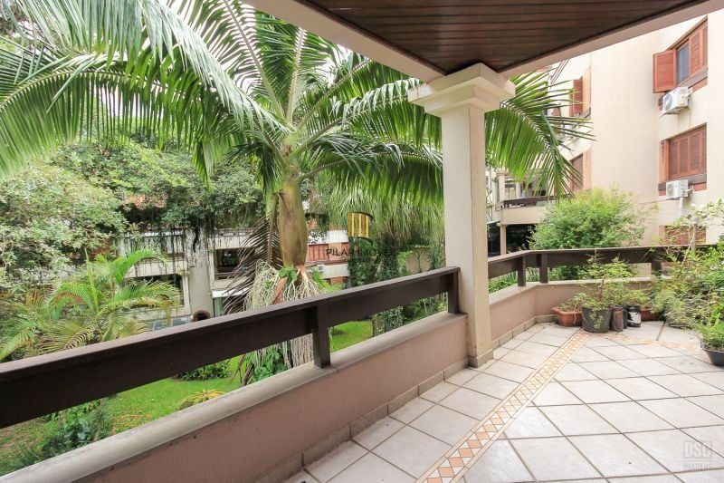 Apartamento 4 dormitórios no bairro Cavalhada