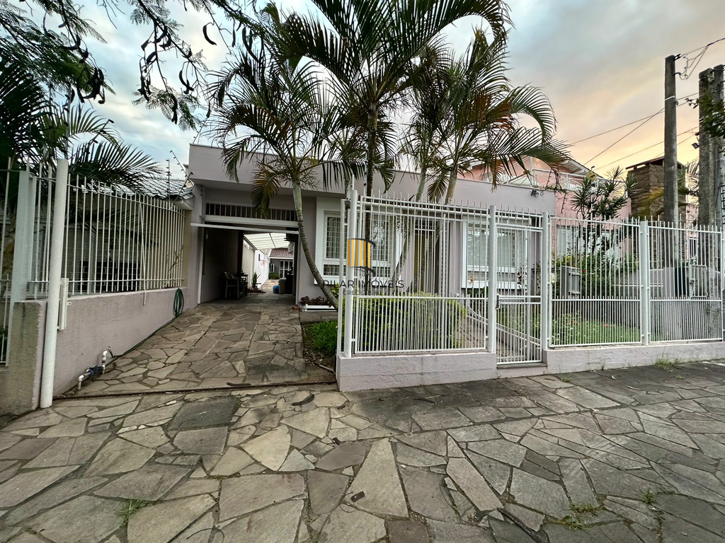 Casa de Condomínio 3 dormitórios no bairro Petrópolis