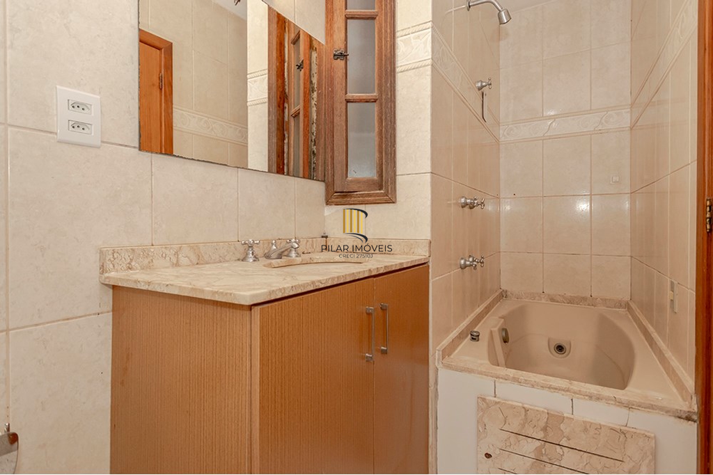 Cobertura 3 dormitórios no bairro Mont Serrat