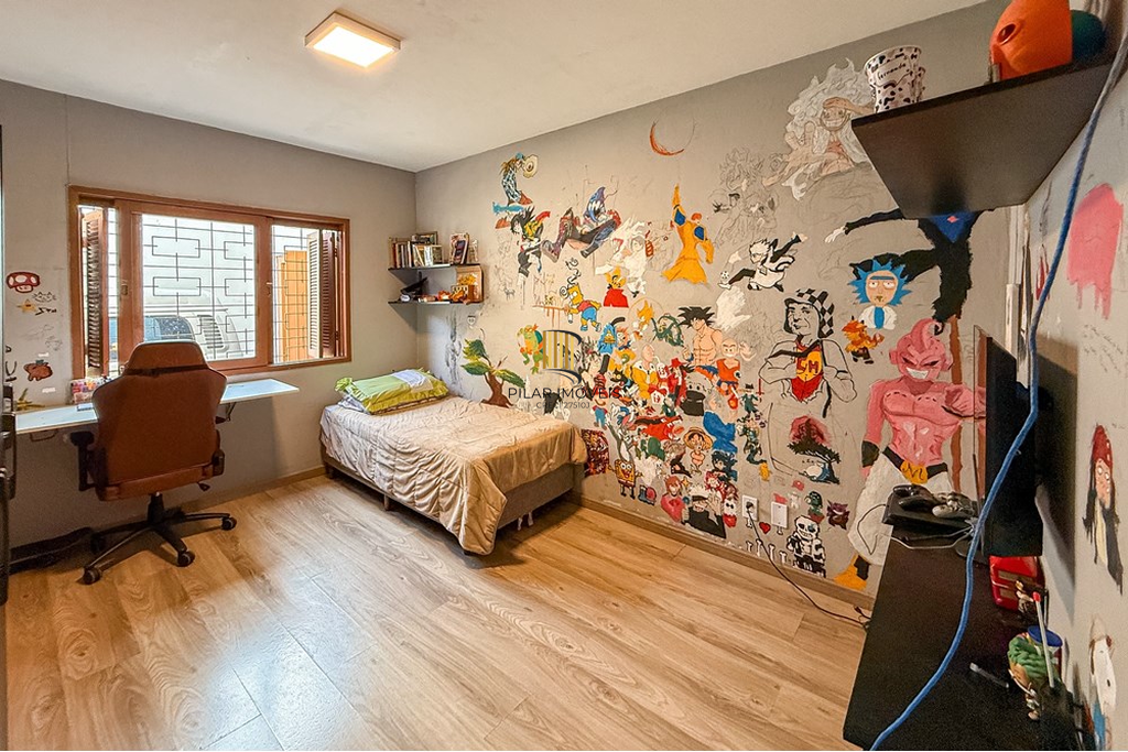 Casa 6 dormitórios no bairro Centro