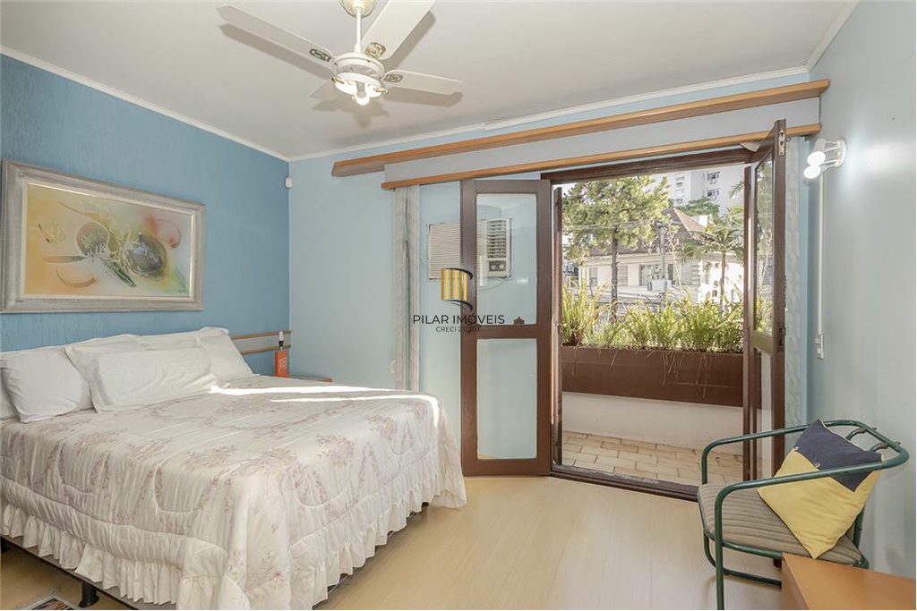 Casa 4 dormitórios no bairro Moinhos de Vento