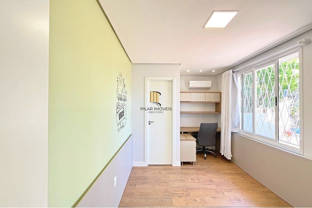 Casa 4 dormitórios no bairro Teresópolis