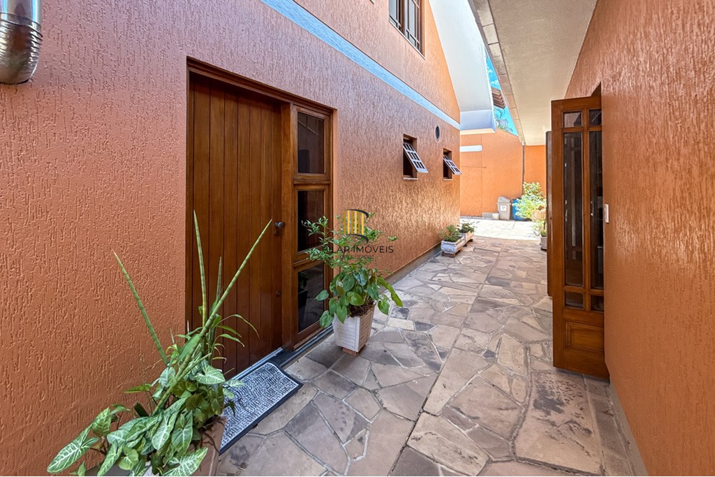 Casa 6 dormitórios no bairro Marechal Rondon