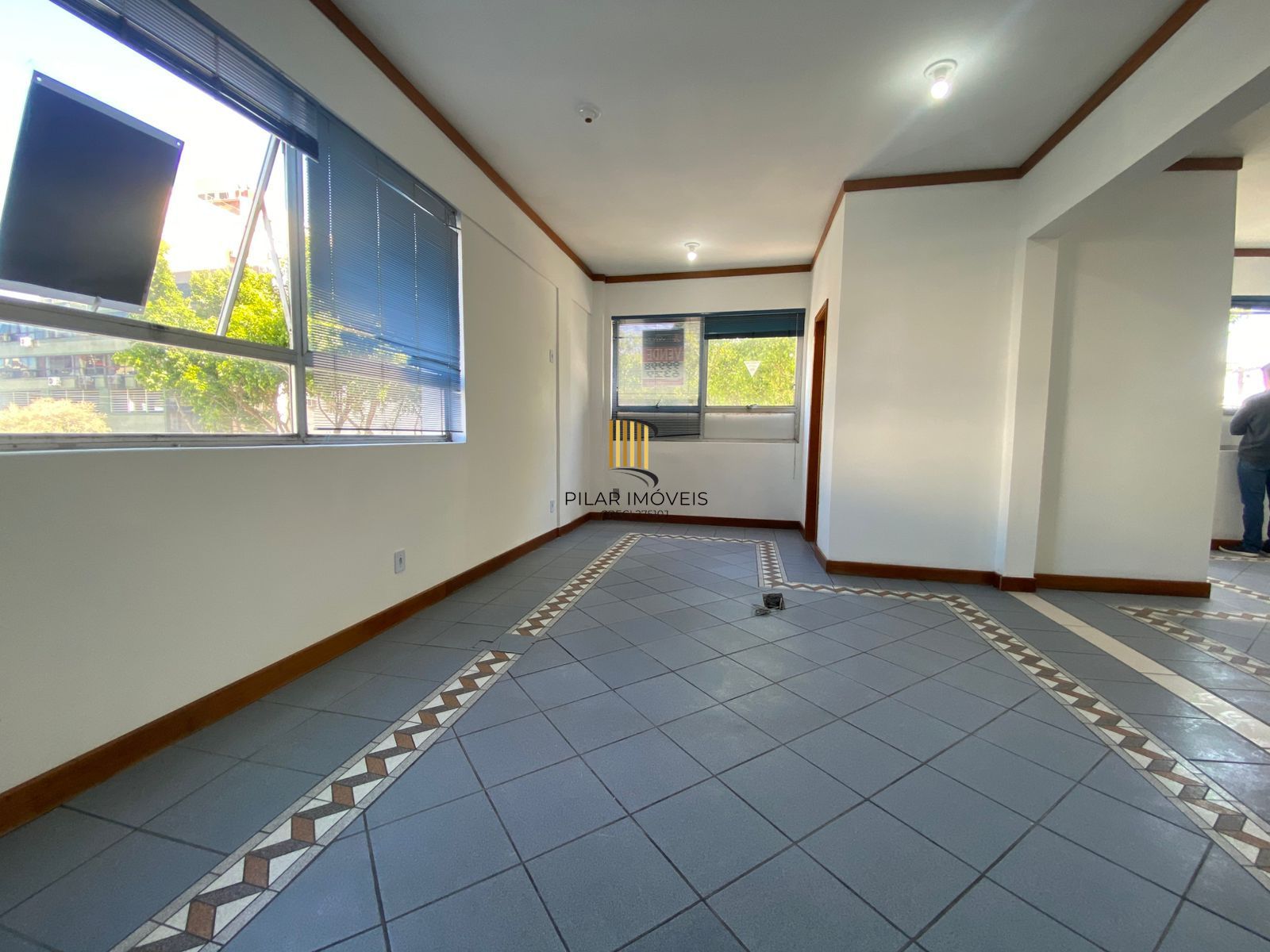 02 salas comerciais, 47 m² privativos, banheiro, elevador no Passo da Areia