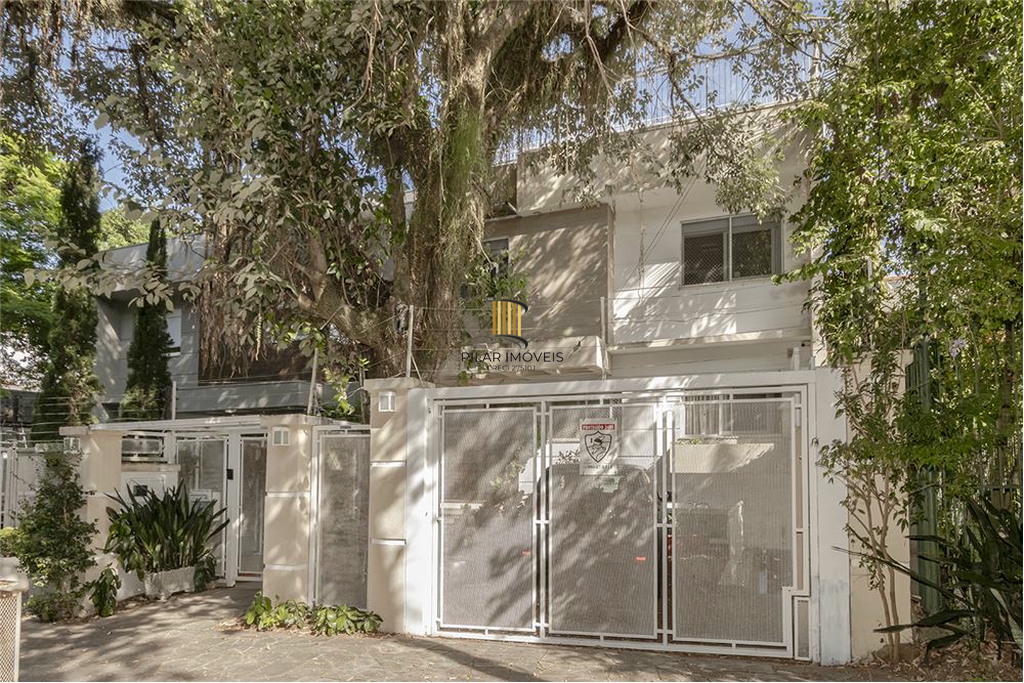Casa 4 dormitórios no bairro Vila Assunção