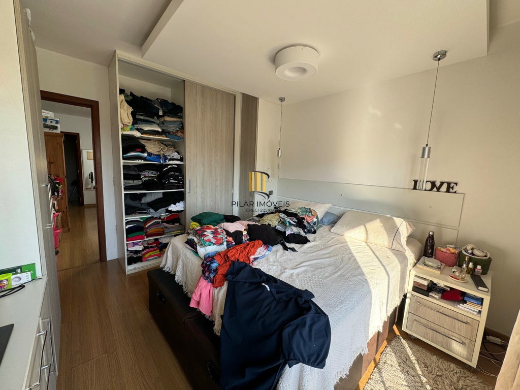 Casa 3 dormitórios no bairro Hípica