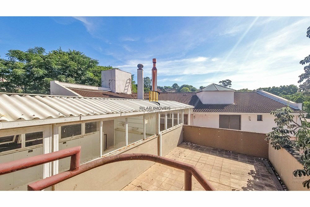 Casa 8 dormitórios no bairro Glória