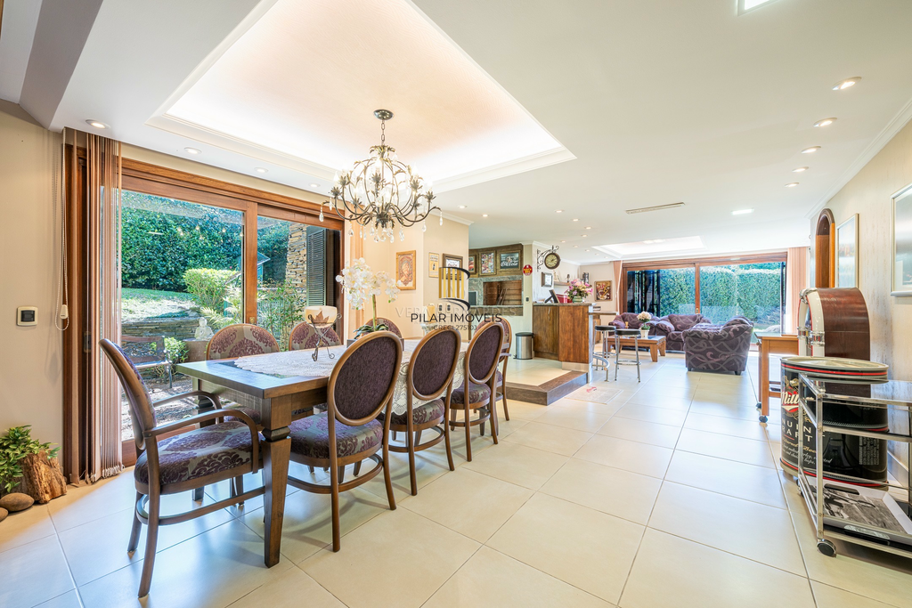 Casa de Condomínio 3 dormitórios no bairro Cavalhada