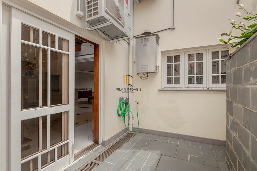 Casa 6 dormitórios no bairro Vila Jardim