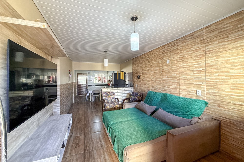 Casa 3 dormitórios no bairro Igara