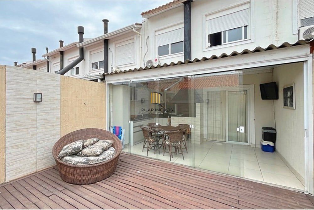 Casa 3 dormitórios no bairro Hípica