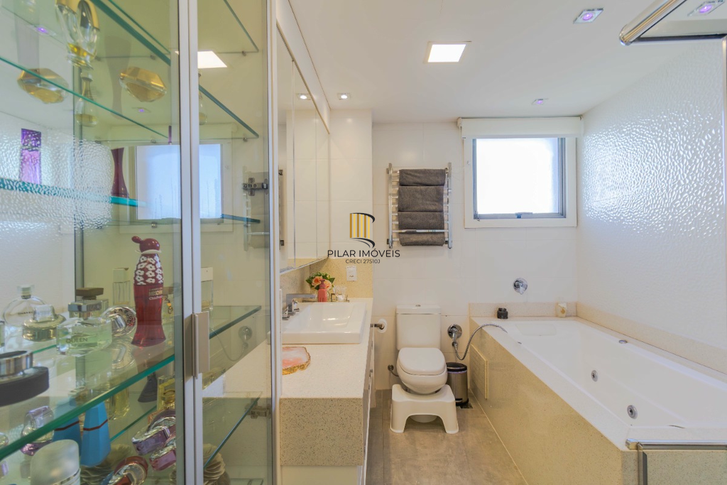 Apartamento 4 dormitórios no bairro Jardim Europa