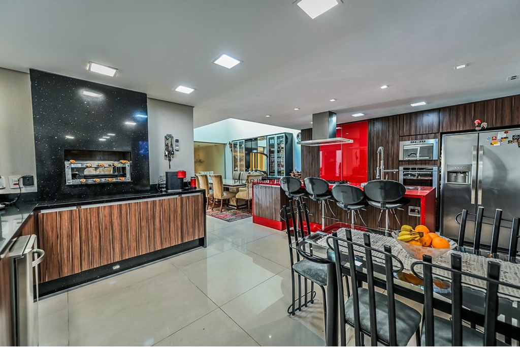 Casa 5 dormitórios no bairro Menino Deus