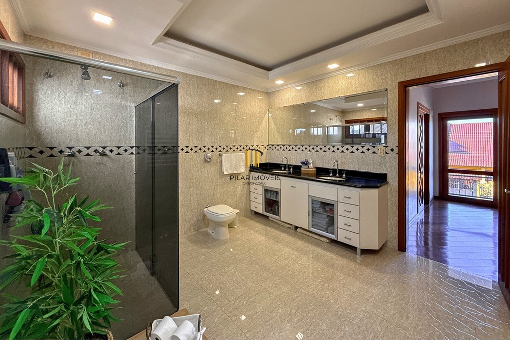 Casa 4 dormitórios no bairro São José