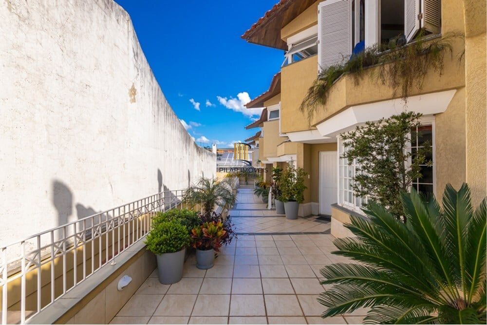 Casa de Condomínio 4 dormitórios no bairro Boa Vista