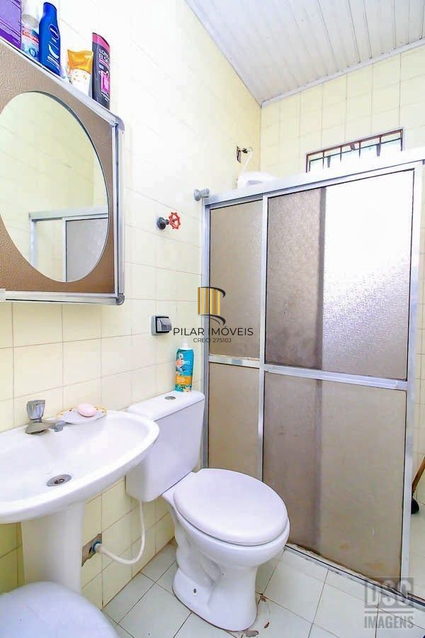 Casa 3 dormitórios no bairro Glória