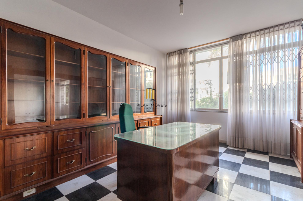 Apartamento 4 dormitórios no bairro Moinhos de Vento