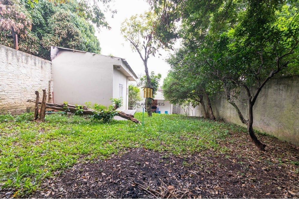 Casa 3 dormitórios no bairro Chácara das Pedras