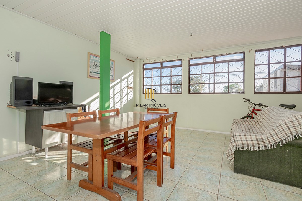 Casa 4 dormitórios no bairro Vila Nova