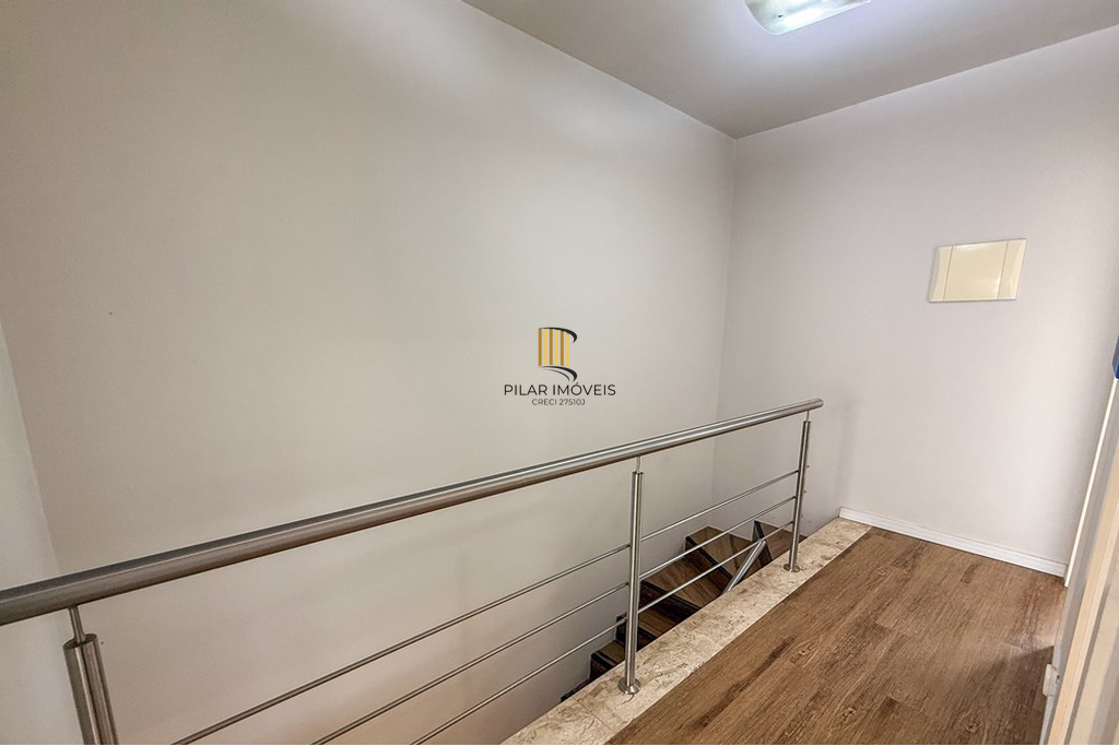 Casa 3 dormitórios no bairro Igara