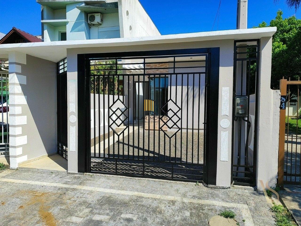 Casa 2 dormitórios no bairro Vila Monte Carlo