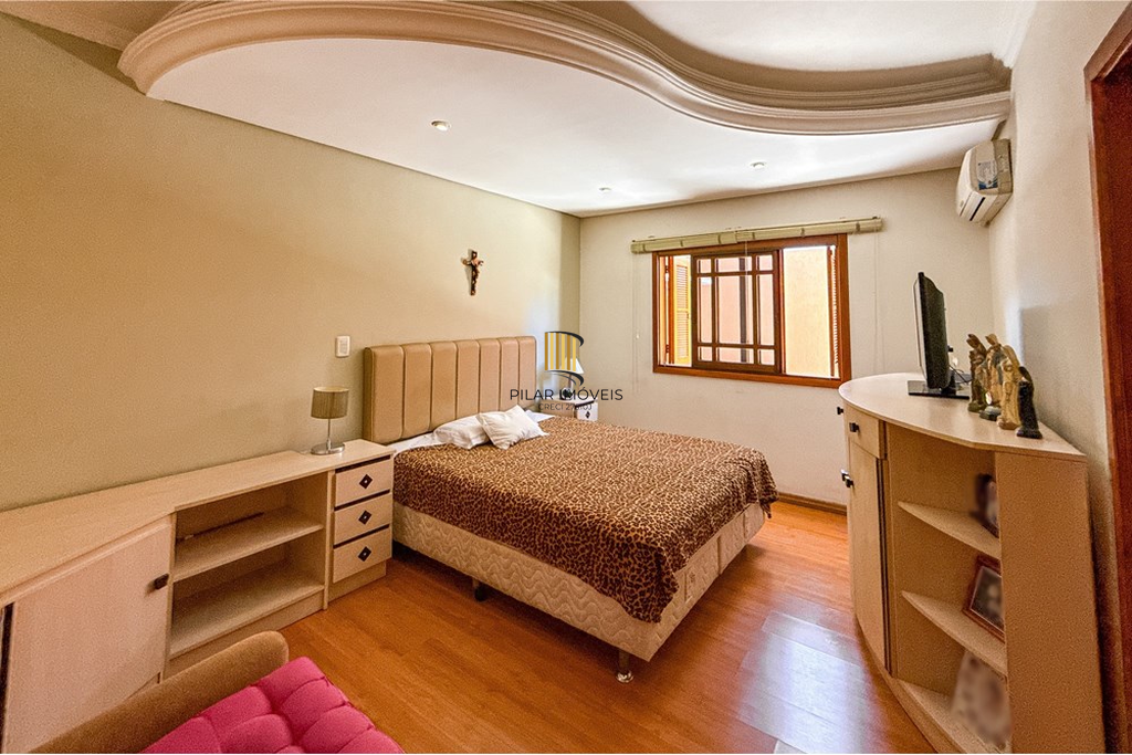 Casa 6 dormitórios no bairro Marechal Rondon