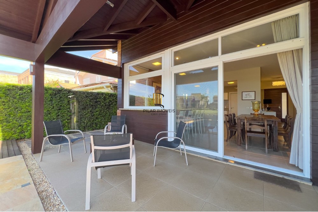 Casa de Condomínio 4 dormitórios no bairro Centro