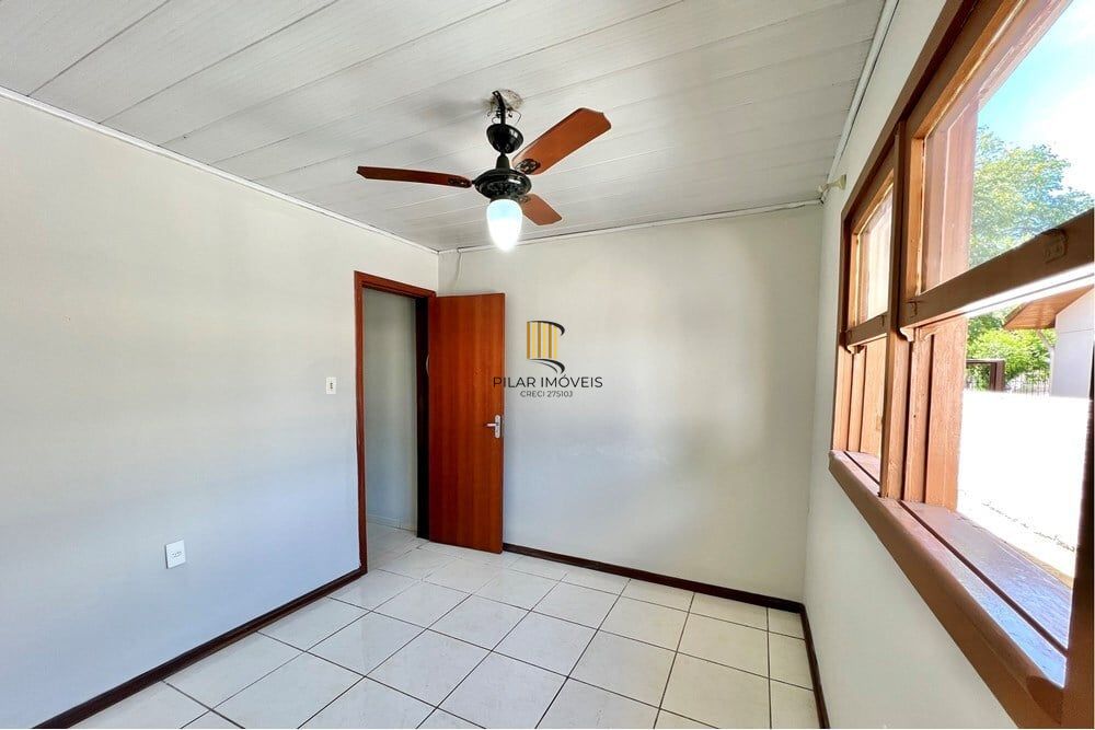 Casa 5 dormitórios no bairro Igara