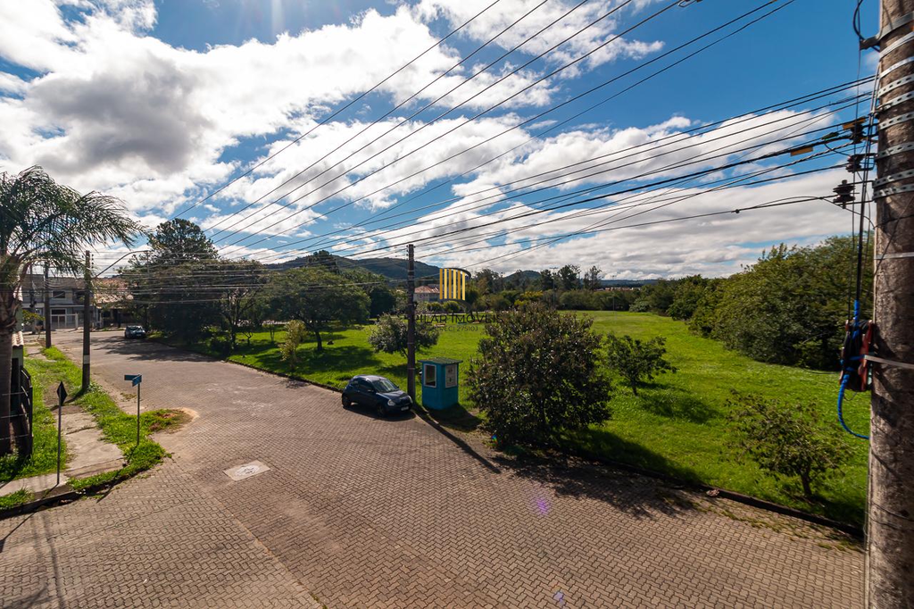 Casa 3 dormitórios no bairro Hípica