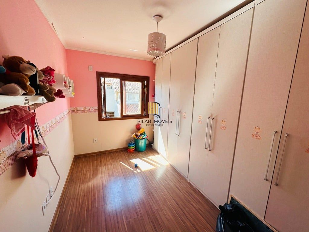 Casa 3 dormitórios no bairro Hípica