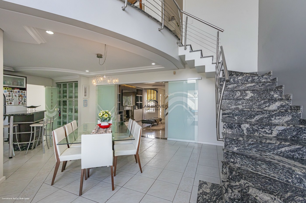 Casa 4 dormitórios no bairro Moinhos de Vento