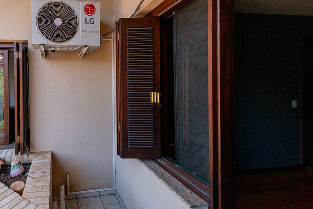 Casa 4 dormitórios no bairro Chácara das Pedras