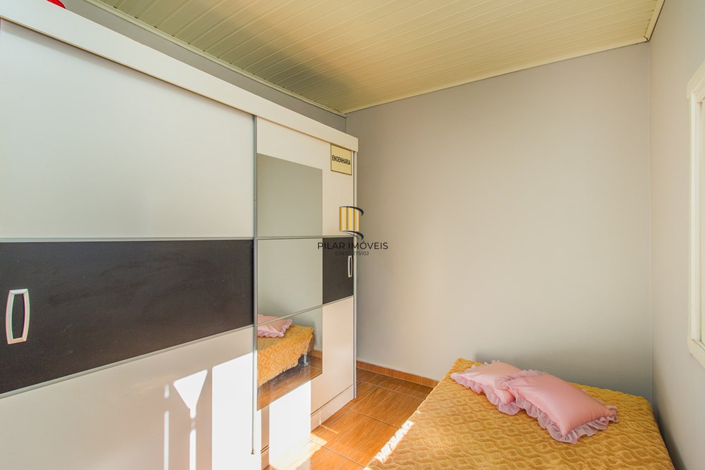 Casa 2 dormitórios no bairro Igara