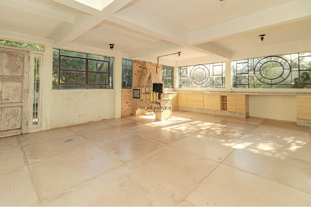Casa 4 dormitórios no bairro Teresópolis