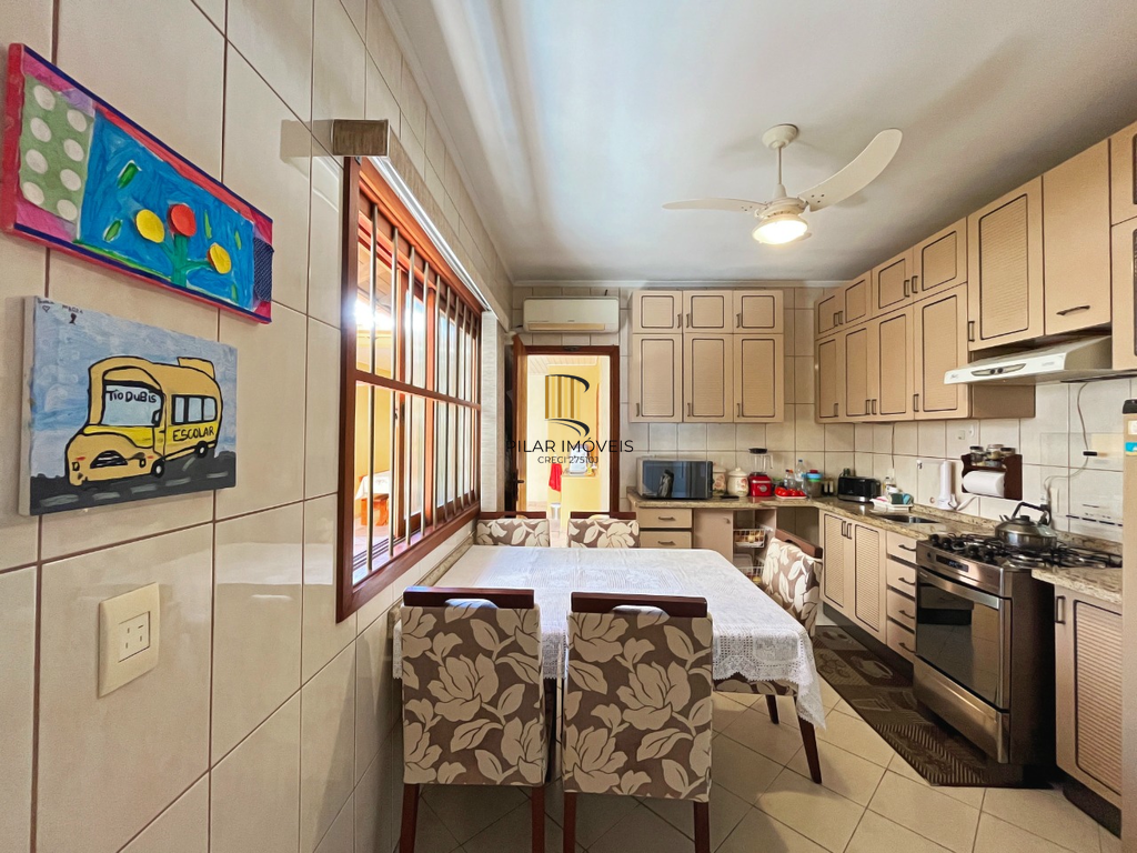 Casa 3 dormitórios no bairro Santana