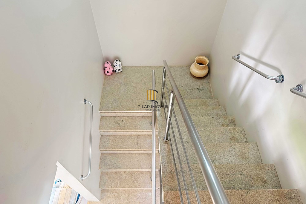 Casa 3 dormitórios no bairro Hípica