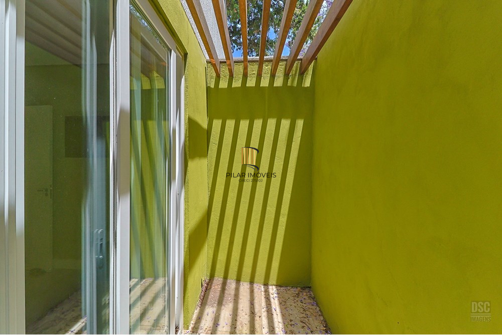 Casa 5 dormitórios no bairro Ipanema