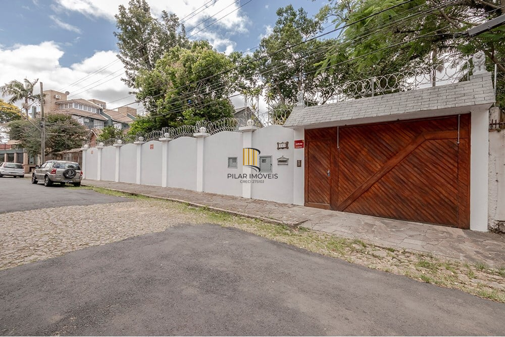 Casa 4 dormitórios no bairro Ipanema