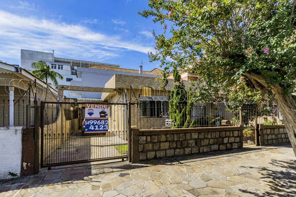 Casa 3 dormitórios no bairro Santa Maria Goretti