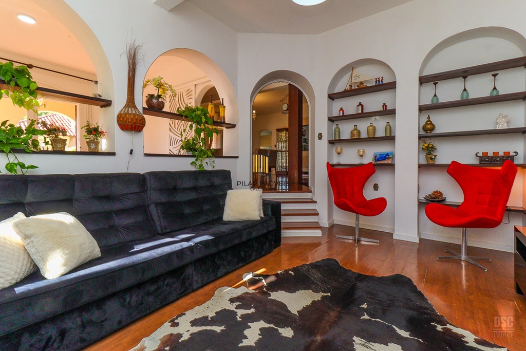 Casa 6 dormitórios no bairro Jardim Planalto