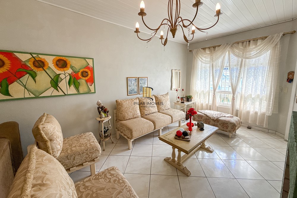 Casa 3 dormitórios no bairro Igara