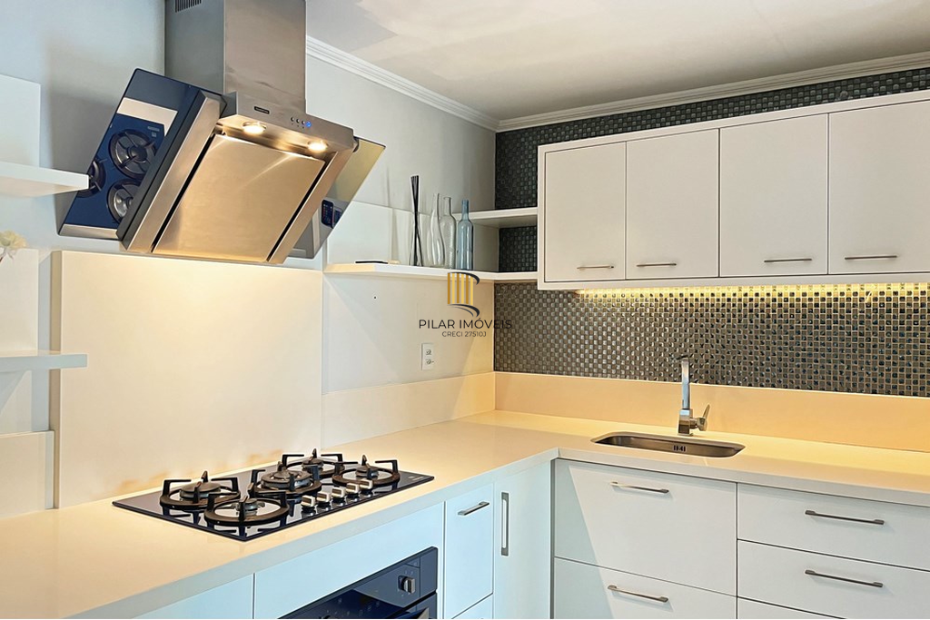 Casa 3 dormitórios no bairro Hípica